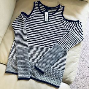 Romeo & Juliet Couture Cold Shoulder Blouse Black Size Small